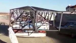 Uygunsuz Taşınan Elektrik Direkleri Tehlikeye Neden Oldu