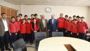 Ziyaeddin Akbulut Ortaokulu Şampiyon Oldu-Videolu Haber