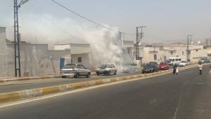 Hararet yapan otomobilden dumanlar yükseldi