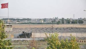 PKK/PYD terör örgütü bez parçalarını indirdi