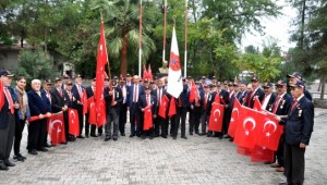 Kore gazileri Barış Pınarı'na destek için sınırın sıfır noktasında 