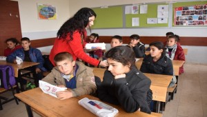 Siverek'te 300 Öğrenciye Diş Macunu ve Fırçası Dağıtıldı