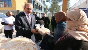 3 Bin Türk ve Suriyeli Aileye 6 Bin Paket Ekmek Dağıtıldı