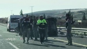 Karaköprü'de Askeri Araç Devrildi 4 Asker Yaralı