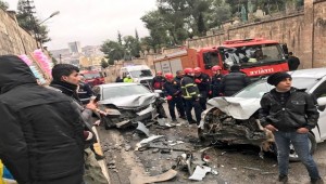 11 Nisan Fuar Caddesinde Kaza 2 Yaralı