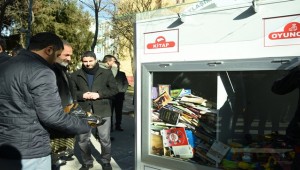 Dev Kumbaralar ile Kitap ve Oyuncak Toplanıyor