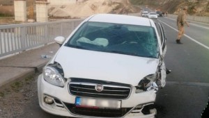 Bozova'da İki Otomobil Kafa Kafaya Çarpıştı 8 Yaralı