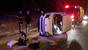 Dur İhtarına Uymadı Takla Attı Araçta 30 Kilo Esrar Yakalandı