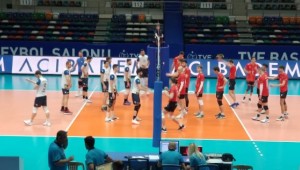 Efeler ligi emin adımlarla ilerliyor 