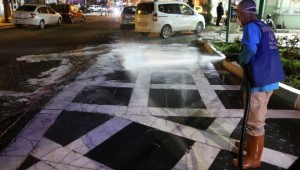 Haliliye’de kaldırımlarda dezenfekte çalışmaları 