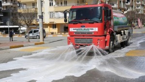 Karaköprü'de yollar dezenfekte edildi