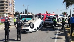 Şanlıurfa- Mardin yolunda İki Otomobil Çarpıştı 2 Yaralı