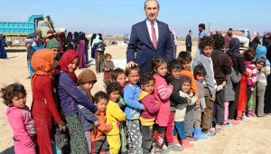 Telabyad'daki ailelere gıda ve giysi yardımı