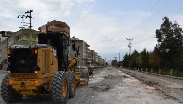 Viranşehir’de yollar onarılıyor 