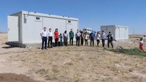 Çadırlarda yaşayan mevsimlik tarım işçilerine konteyner