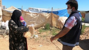 Akçakale'de dar gelirlilere ekmek yardımı 