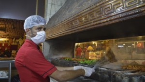 Bu işletmede gelenek ve Korona tedbirleri bir arada 