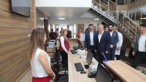 Beyazgül Özel Nev Hospital hastanesini ziyaret etti