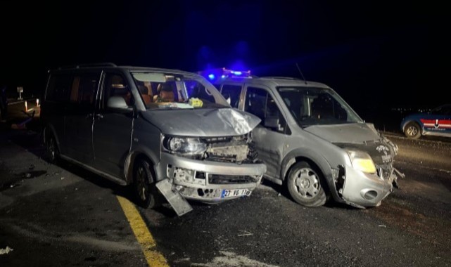 Kaza yapanların yardımına gidenlerin arasına başka bir araç daldı: 3 ölü, 7 yaralı