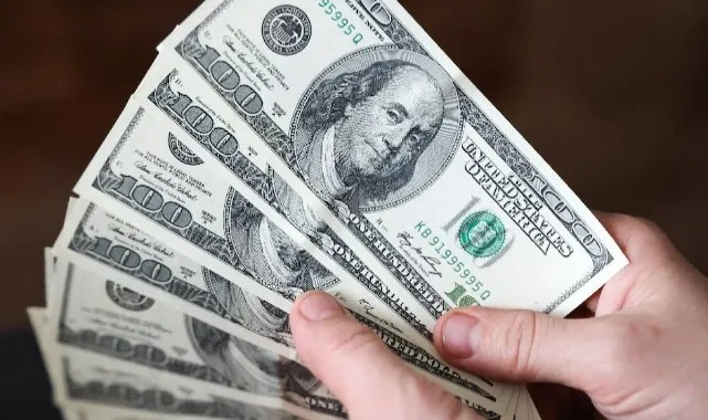 Dolar 26,8000 liradan güne başladı