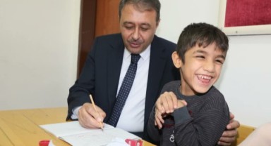Vali Şıldak özel gereksinimli öğrencileri ziyaret etti