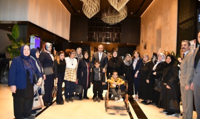 Vali Şıldak, engelli bireylerle kahvaltıda bir araya geldiler (Video)