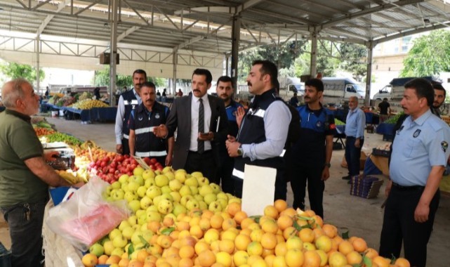Haliliye zabıtası pazar yerlerini denetledi. (Video)