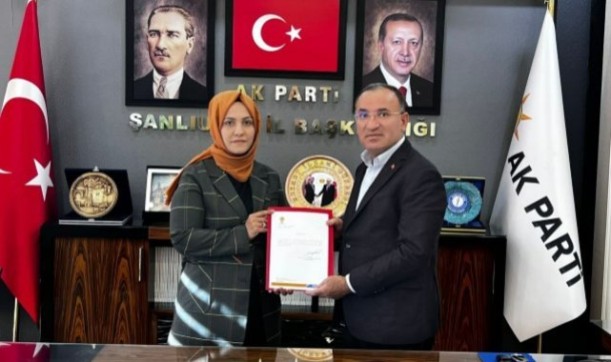 AK Parti Şanlıurfa İl Kadın Kolları Başkanı Zehra Ay'dan Bozdağ'a ziyaret