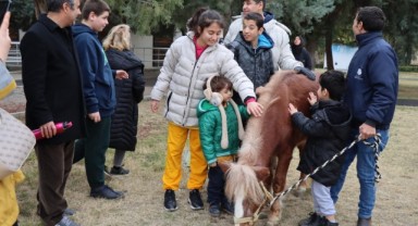 Atla terapi merkezi engelli bireylerin gelişimine katkı sağlıyor (video)