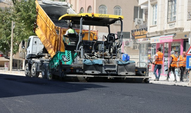 Şanlıurfa, Sıcak Asfalt Serimi İle Kaliteli Yollara Kavuştu