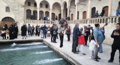 Şanlıurfa’nın Tarihi Güzellikleri Ziyaretçilerini Etkiledi!