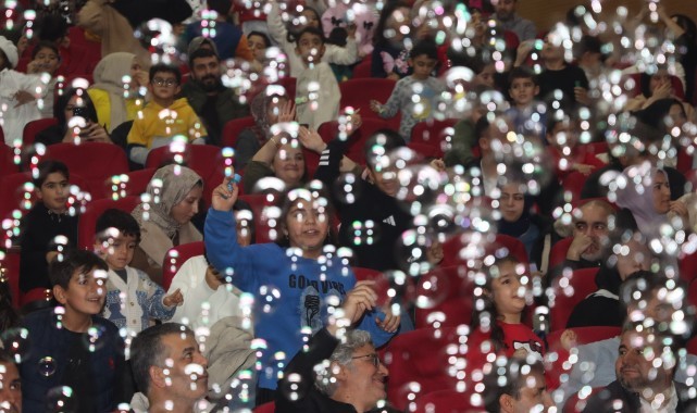 Şanlıurfa Karaköprü’de Çocuklara Renkli Bubble Show Sürprizi!